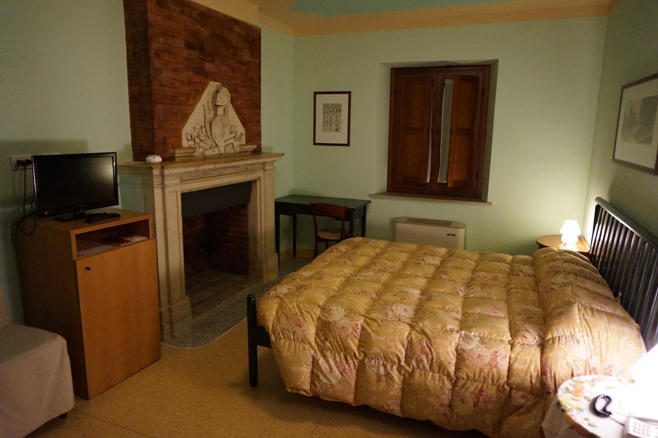 Locanda Da Ciacci Petriano Extérieur photo