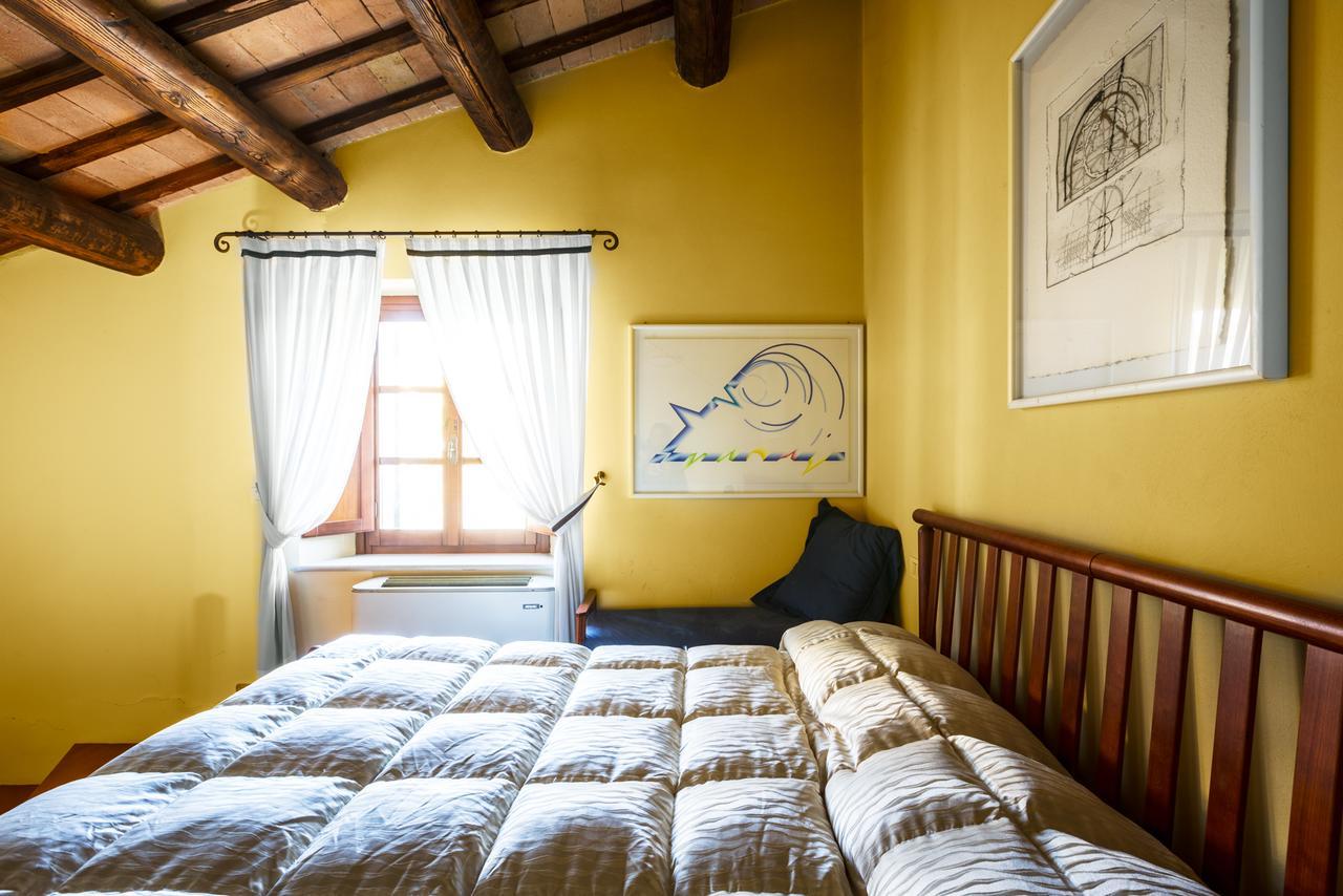 Locanda Da Ciacci Petriano Extérieur photo